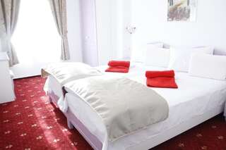 Отель Hotel Exclusiv Тимишоара Двухместный номер с 2 отдельными кроватями-1